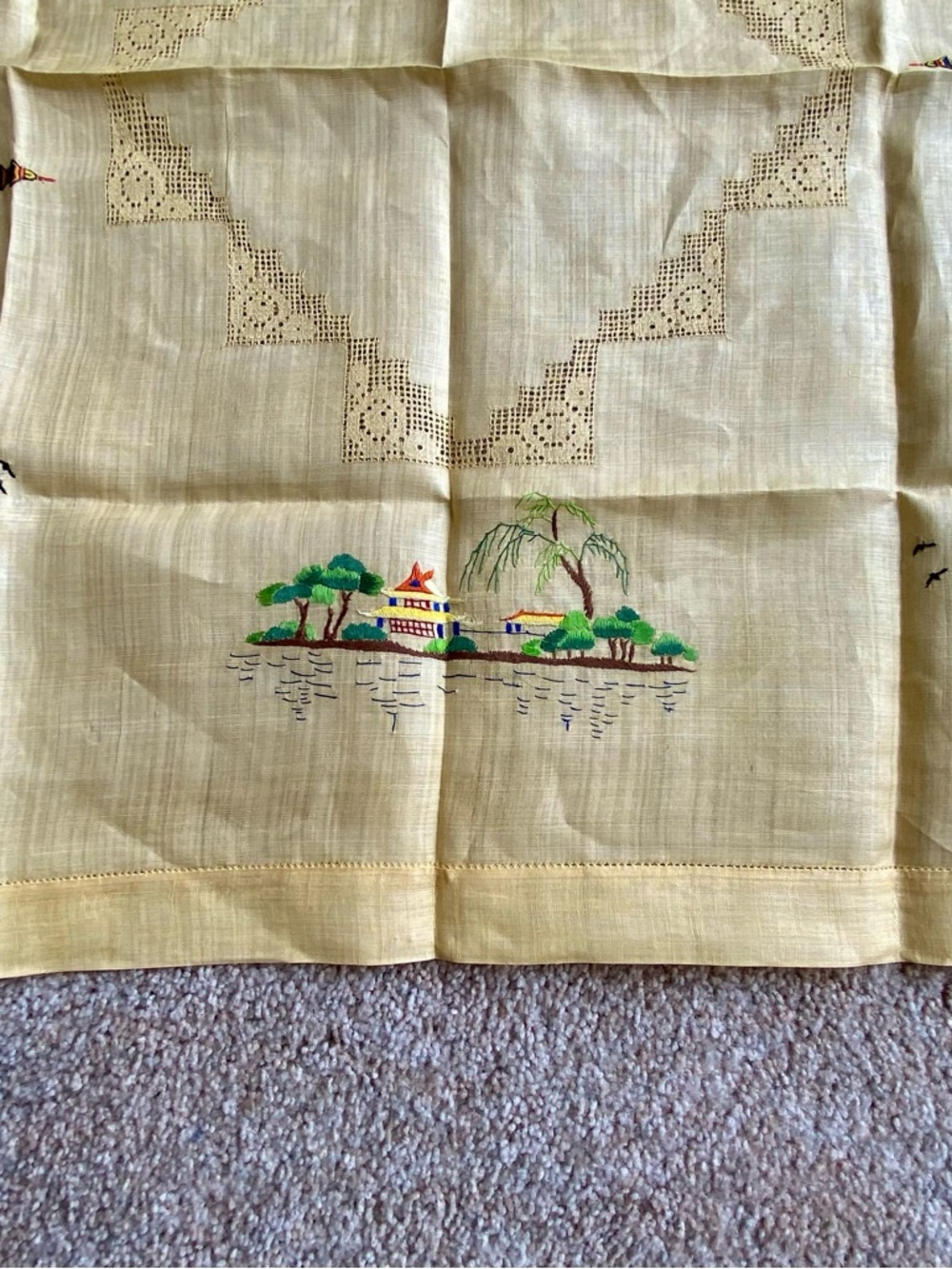 Asian Tablecloth Hand Embroidered - Picture 5 of 12